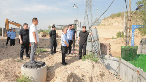李回安深入市經濟開發(fā)區(qū)全力護航重點民生工程建設